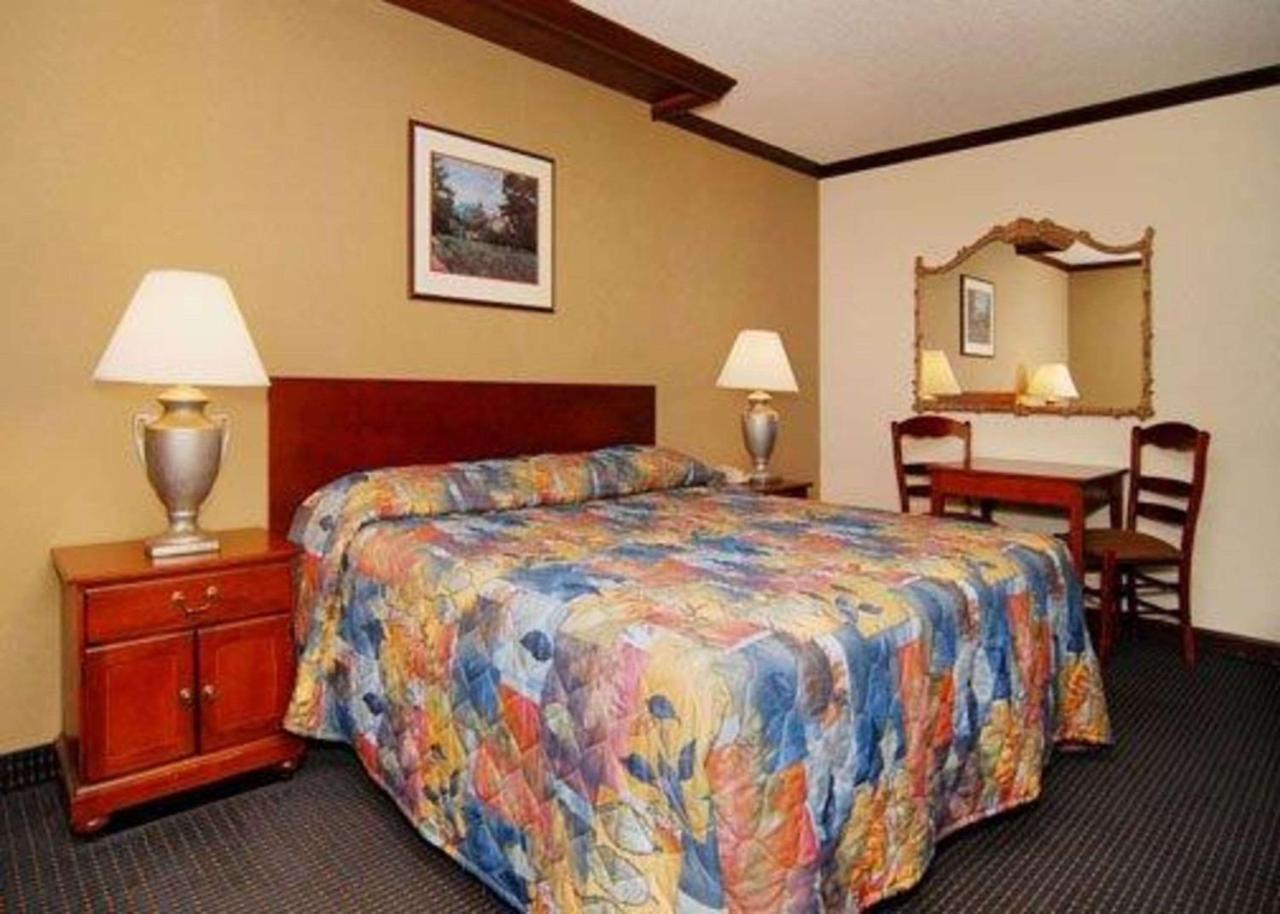 Rodeway Inn And Suites Boulder Broker Esterno foto