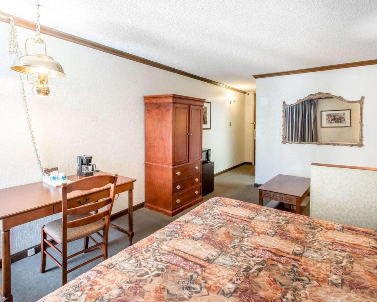 Rodeway Inn And Suites Boulder Broker Esterno foto