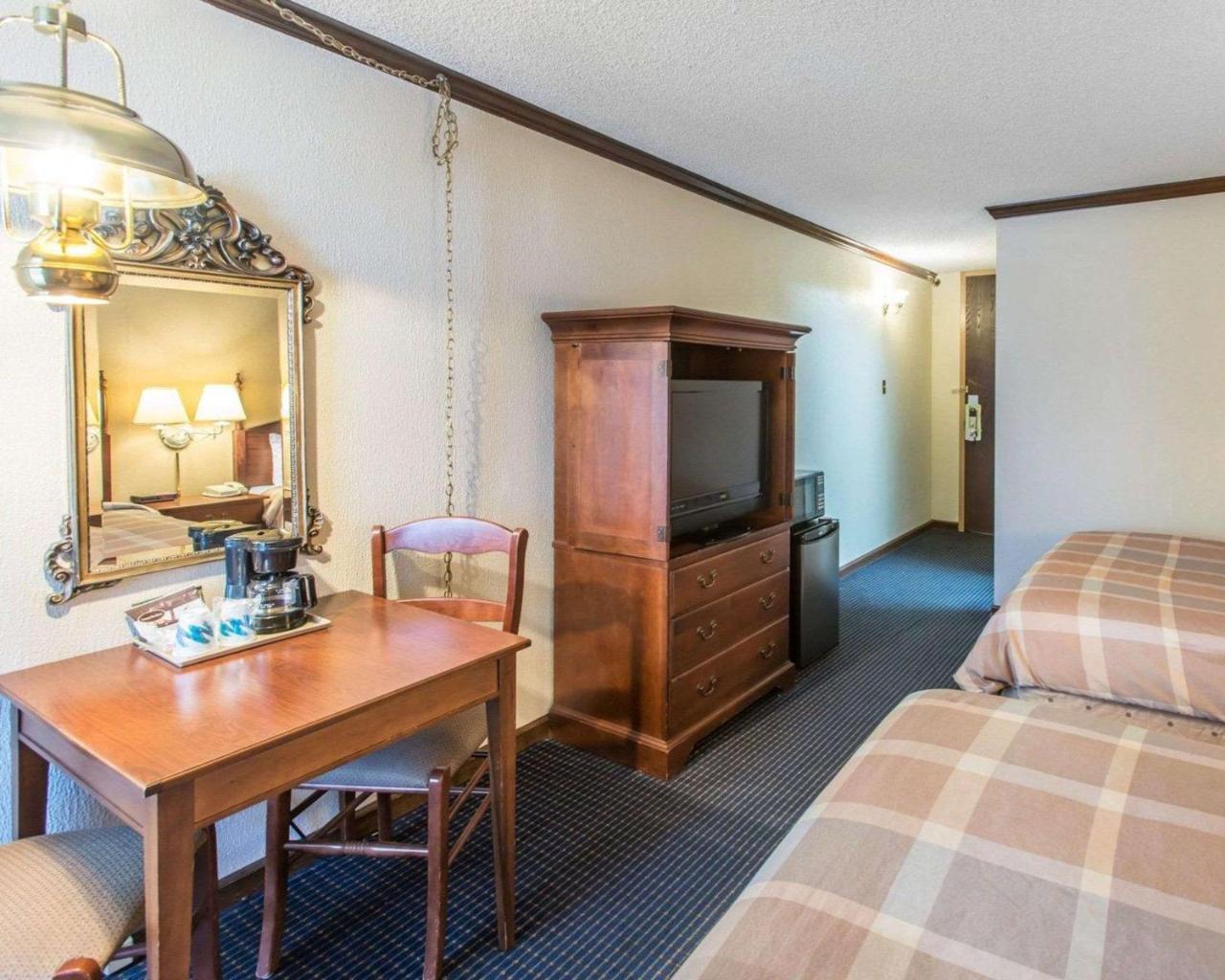 Rodeway Inn And Suites Boulder Broker Esterno foto