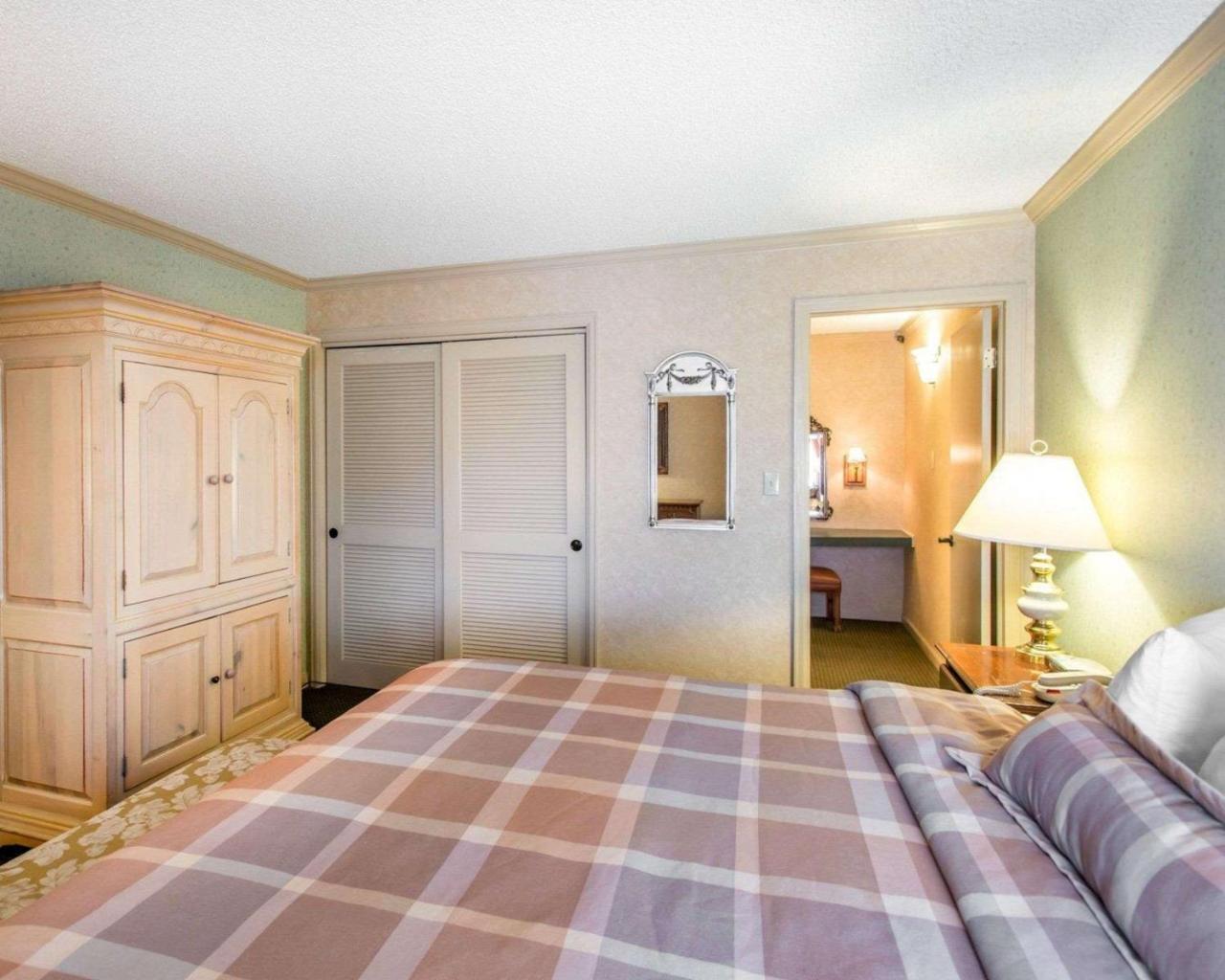 Rodeway Inn And Suites Boulder Broker Esterno foto