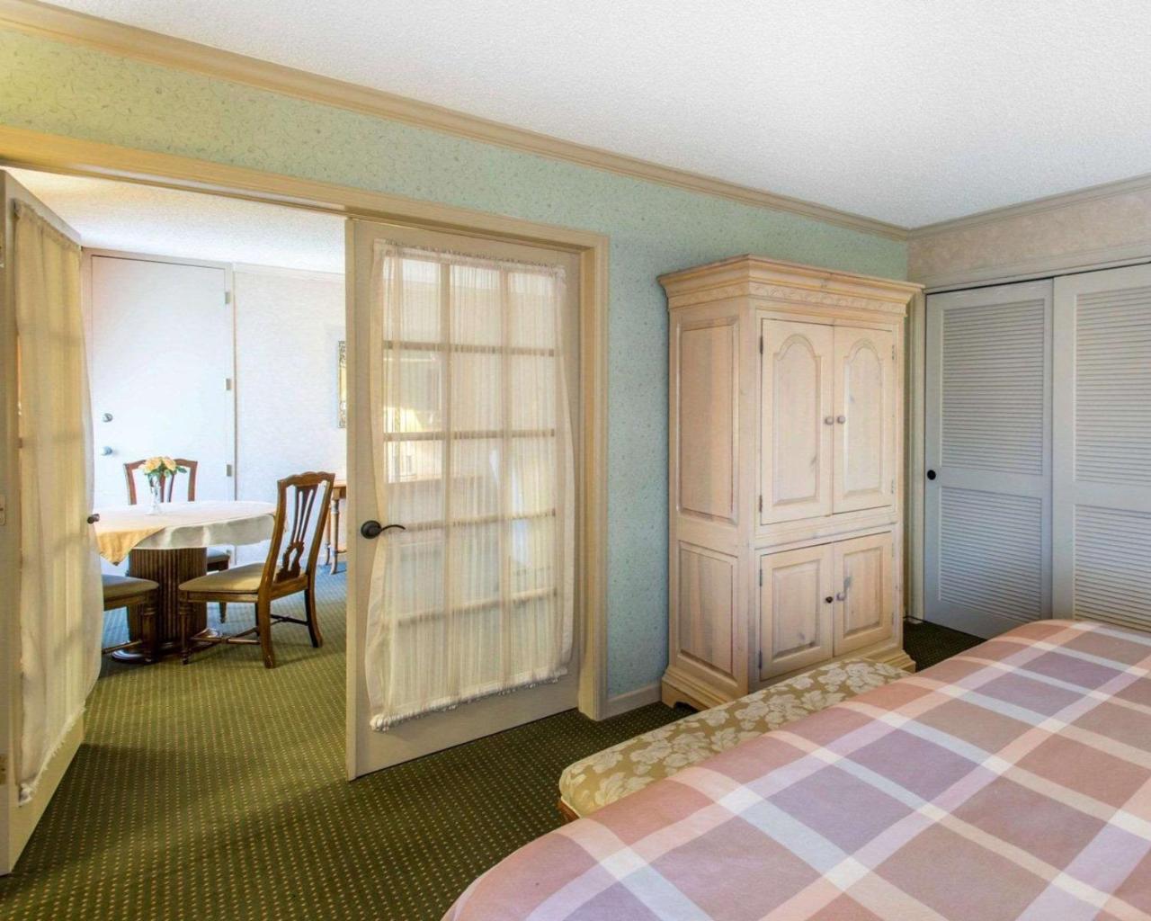 Rodeway Inn And Suites Boulder Broker Esterno foto